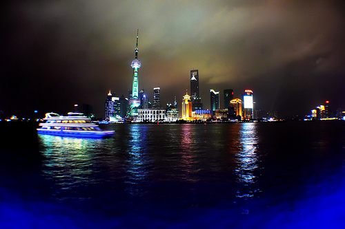 Pudong district of Shanghai as viewed from the Bund. The haze is likely due to poor air quality. In the future, it is hoped smart cities with sensors may help mitigate this kind of PM2.5 pollution. Image: seto_supraenergy/Creative Commons 2 share-alike by attribution