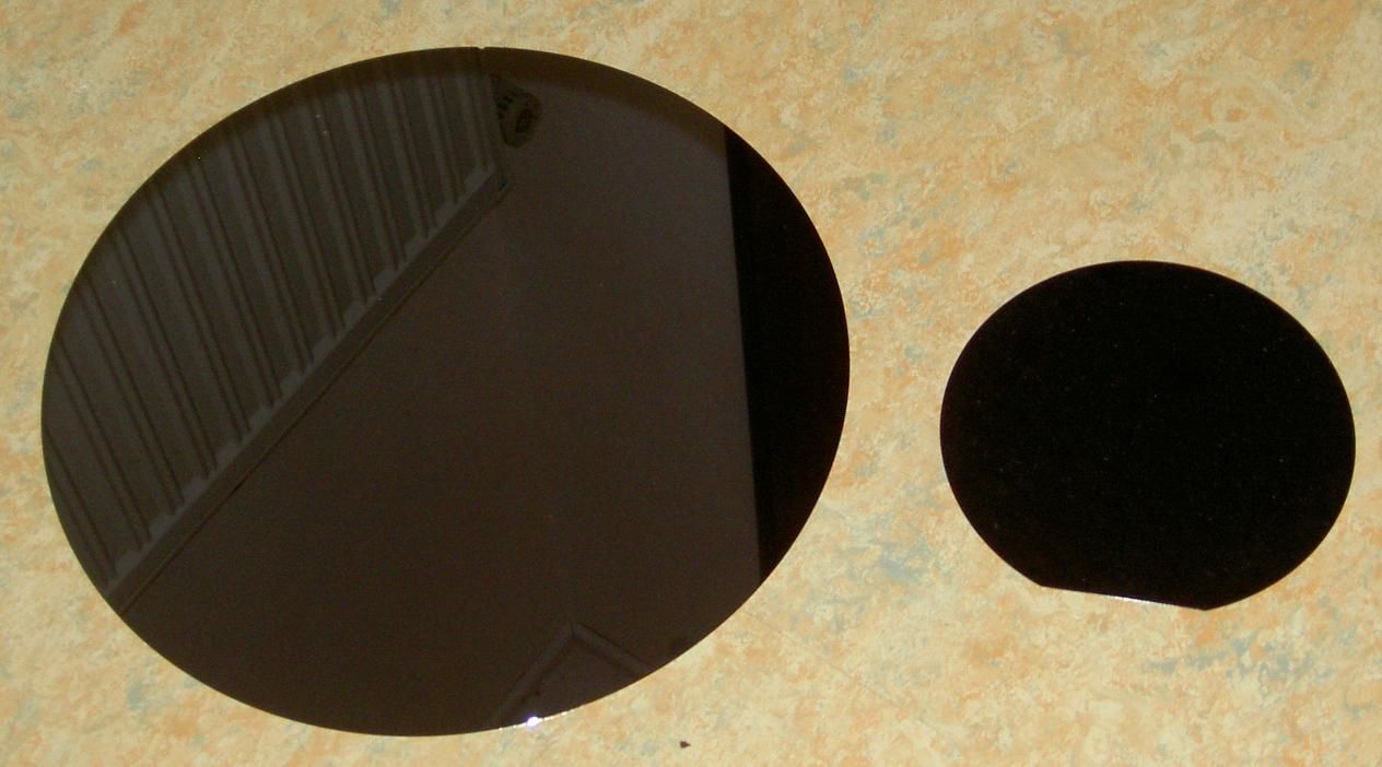 Electronic silicon wafers & Chinese magic mirrors (Photo)